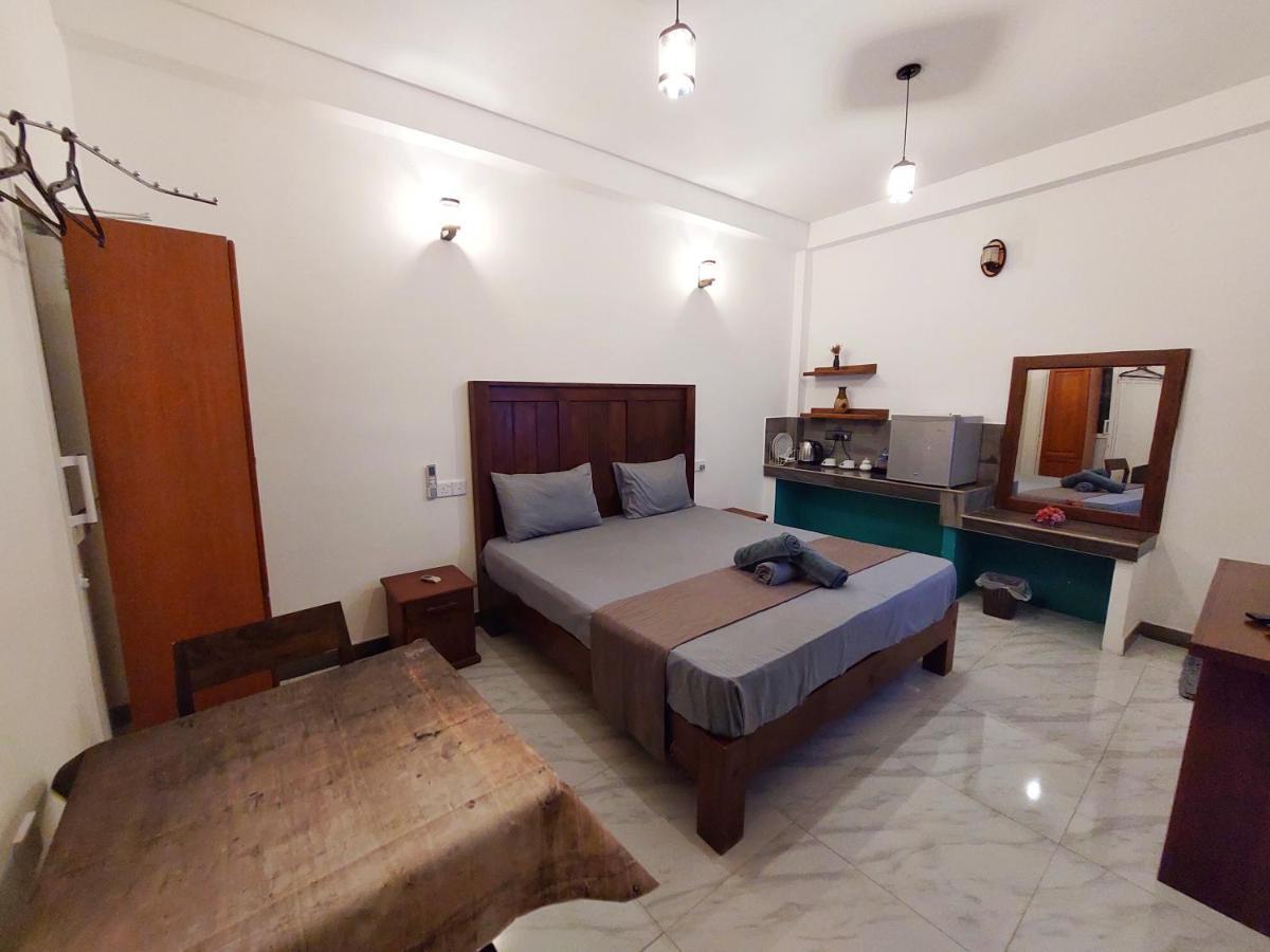Chen Villa - Near Airport Негомбо Екстериор снимка