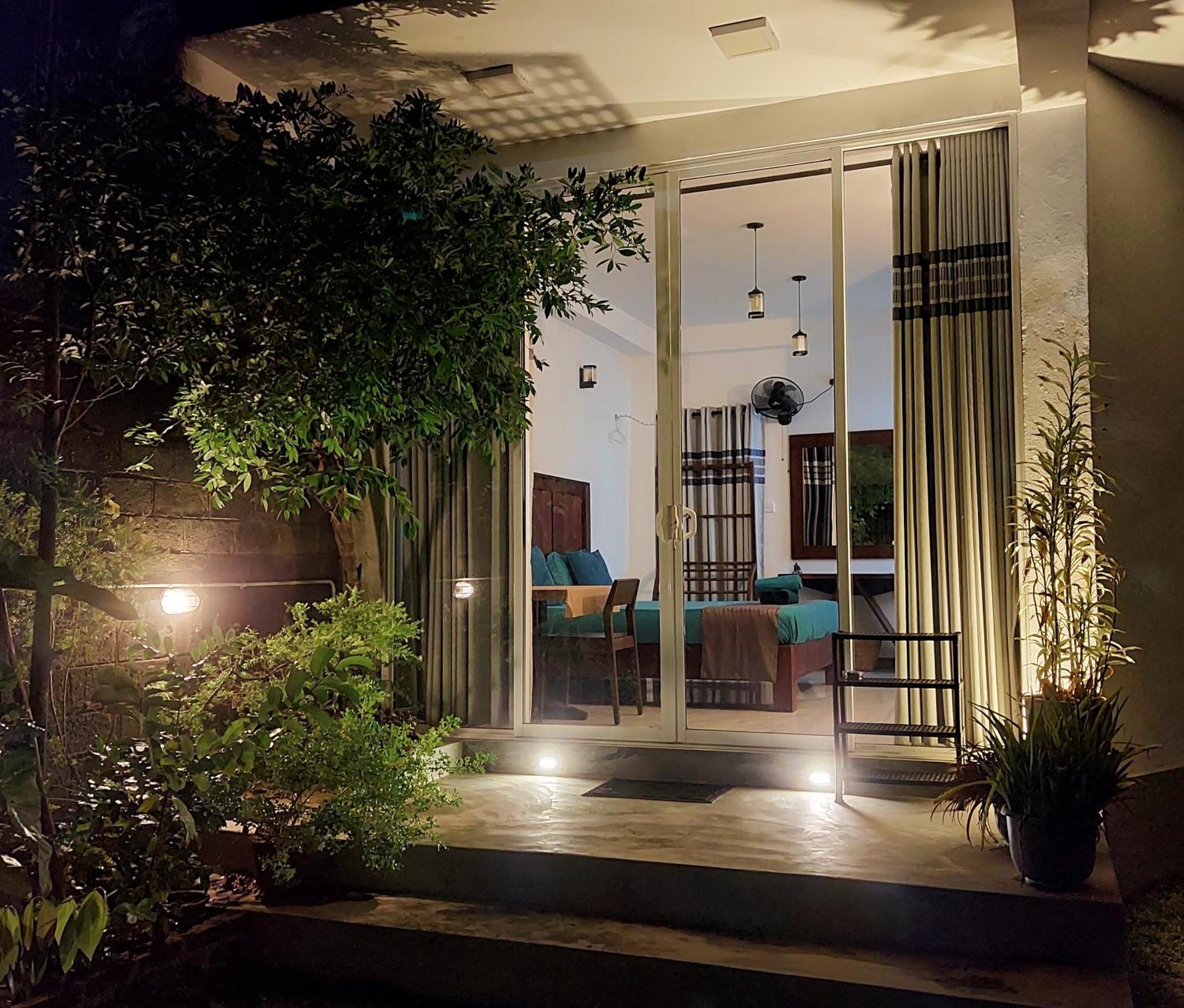 Chen Villa - Near Airport Негомбо Екстериор снимка