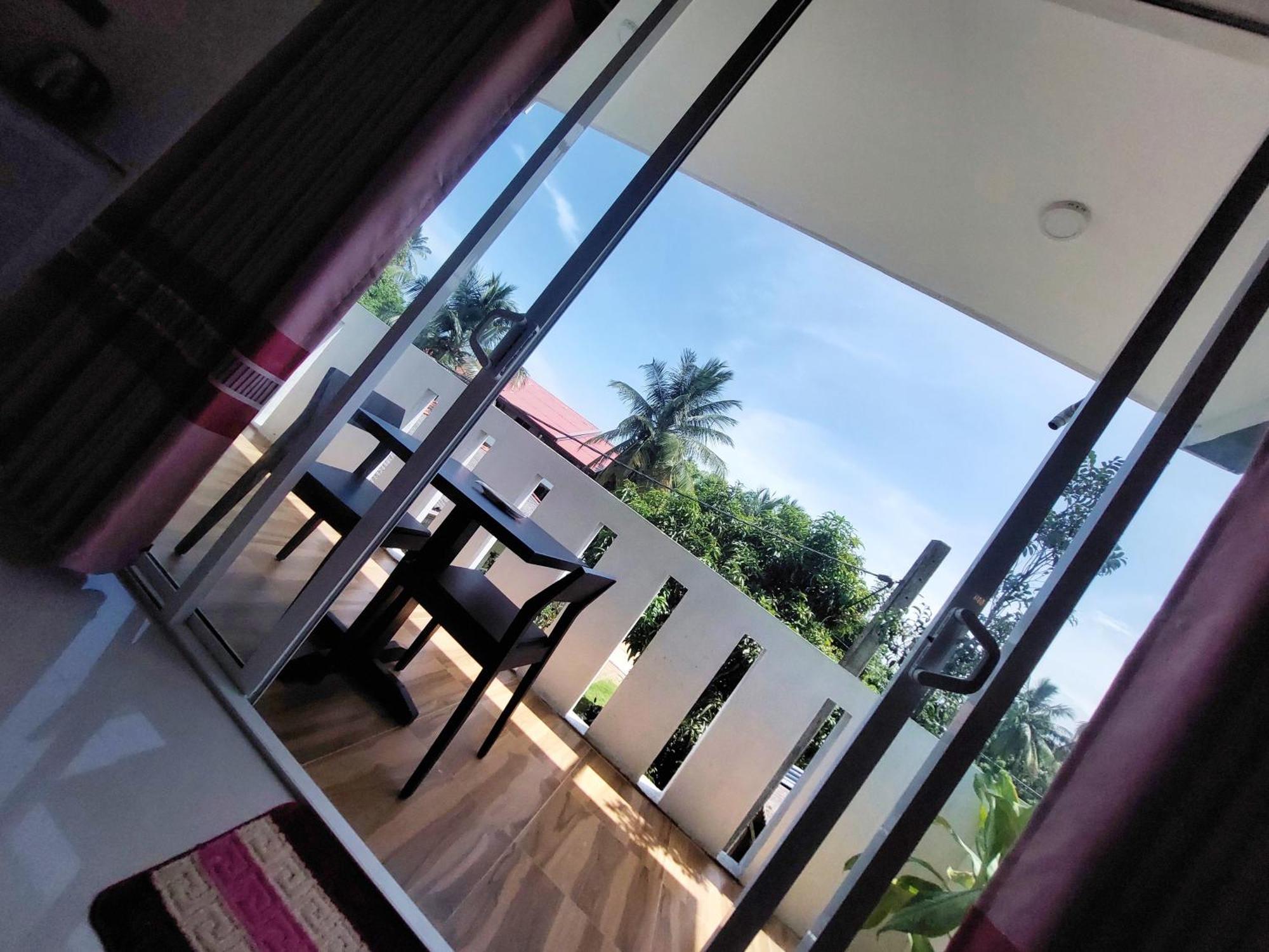Chen Villa - Near Airport Негомбо Екстериор снимка